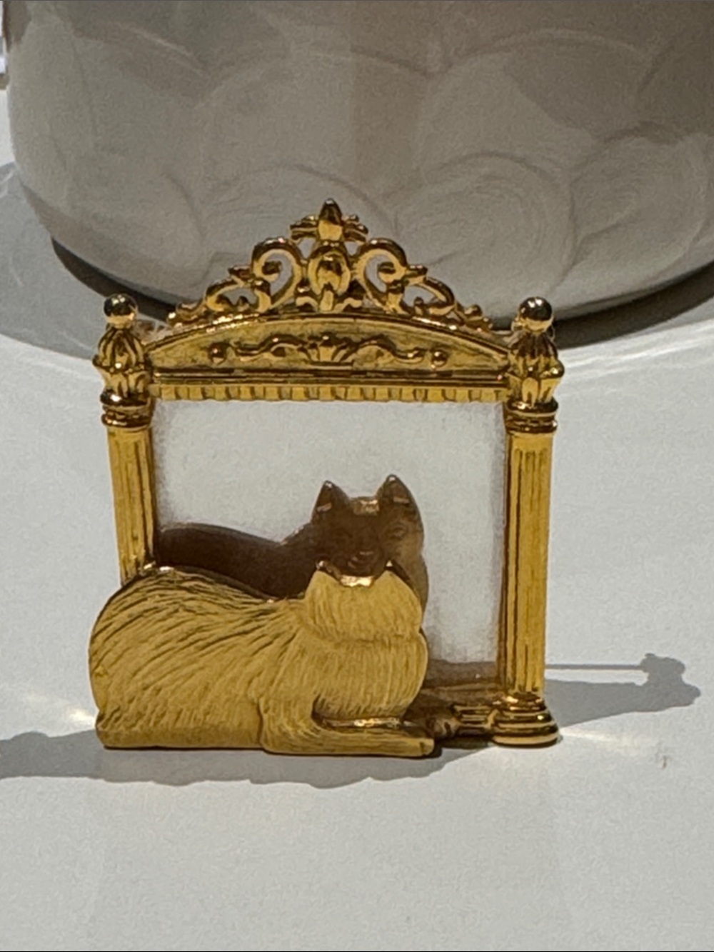 Vintage JJ Jonette Jewelry cat pin broach gold